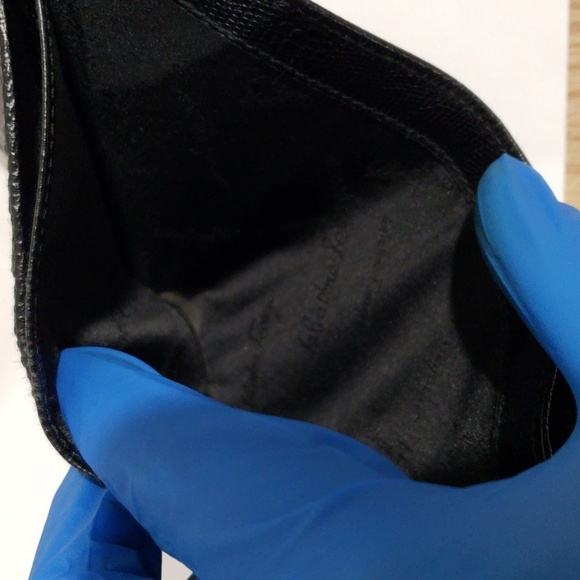 Authentic Salvatore Ferragamo Black Leather Bi-Fold Wallet – Luxury 4.75"x4-inch - Picture 14 of 15